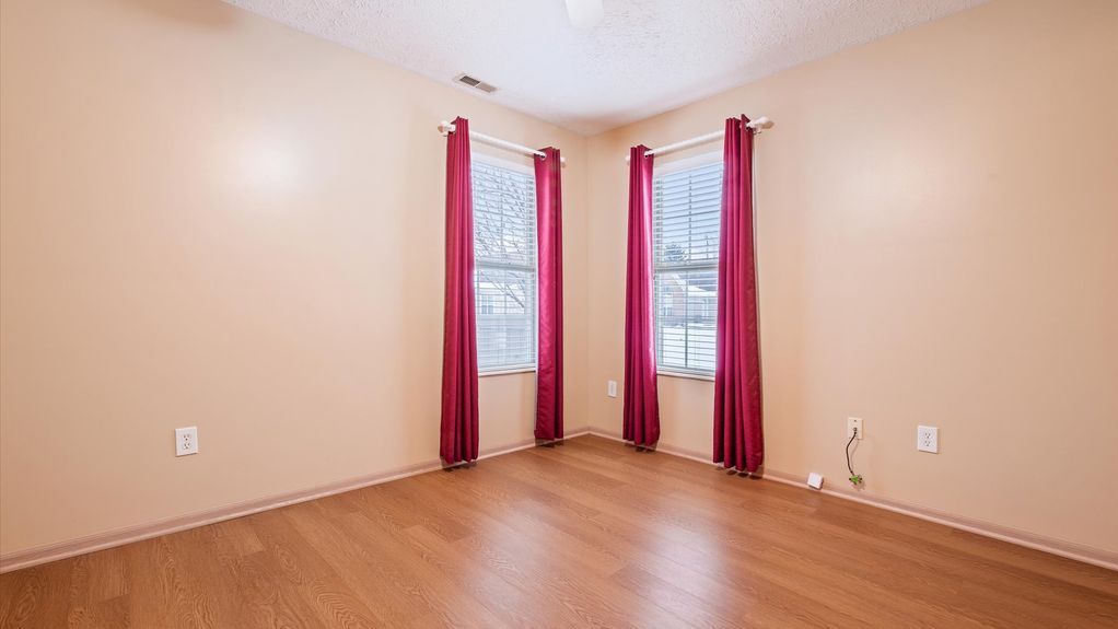 24-z 746 Windward085