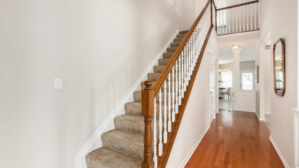 03-z 936 Howell Dr001