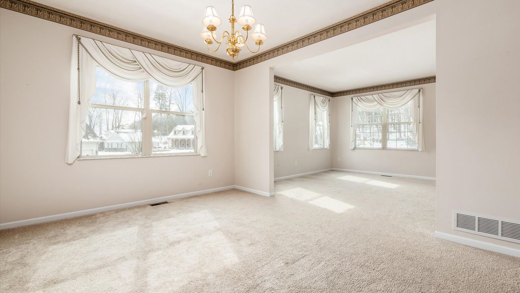 08-z 936 Howell Dr018