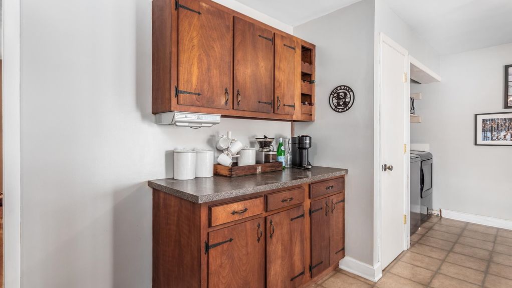 11-z 295 North Ave022-9