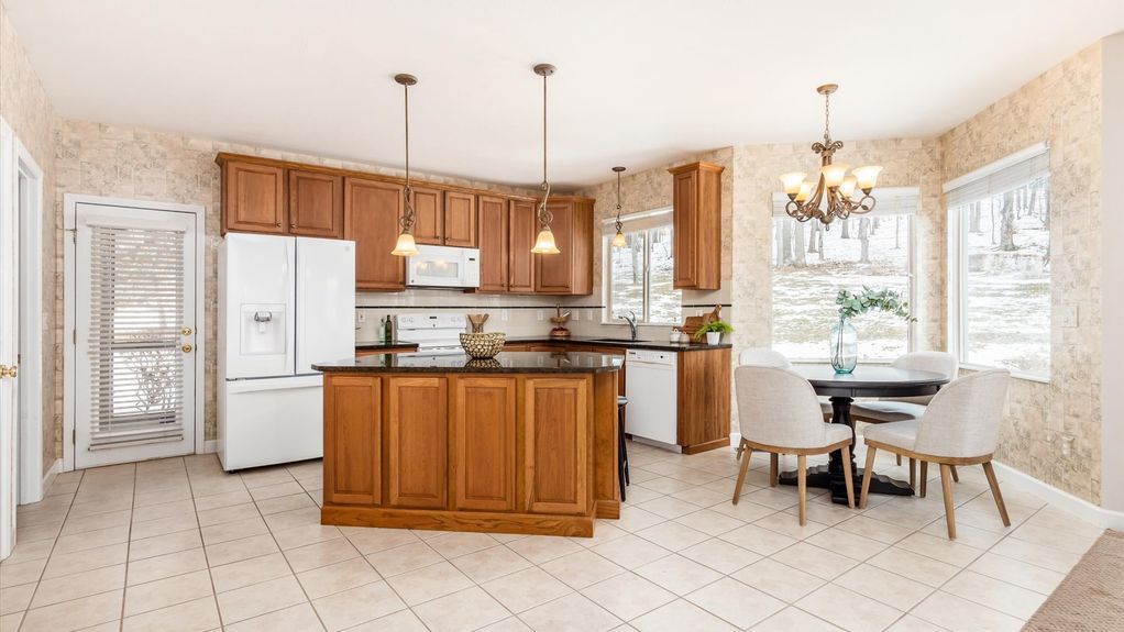 11-z 936 Howell Dr037