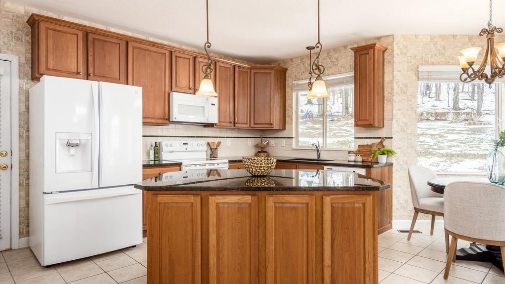 13-z 936 Howell Dr023