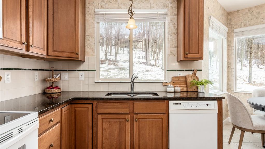 17-z 936 Howell Dr046