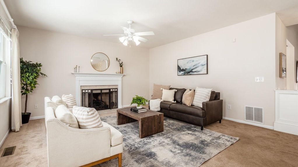 21-z 936 Howell Dr056