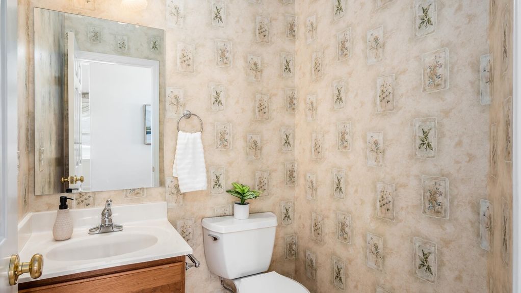 24-z 936 Howell Dr068