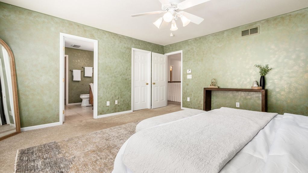 33-z 936 Howell Dr097