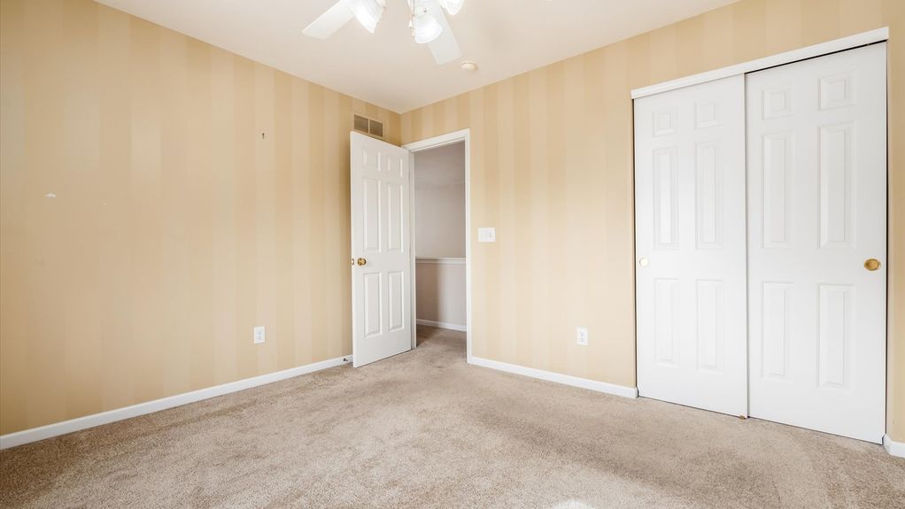 40-z 936 Howell Dr115