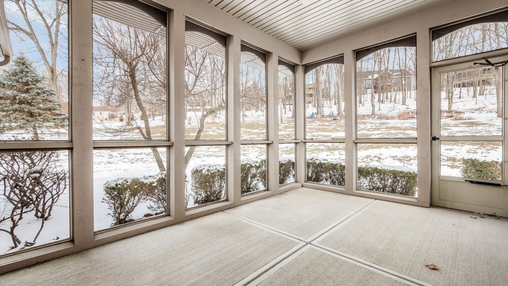 44-z 936 Howell Dr074