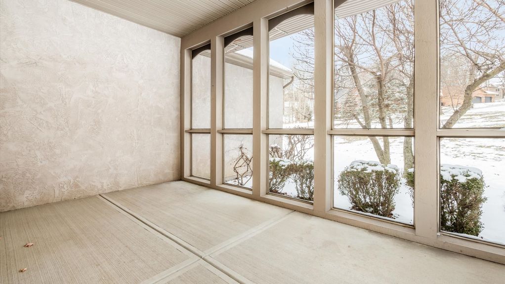 45-z 936 Howell Dr078