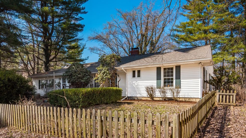 01-z 1749 North St100-2