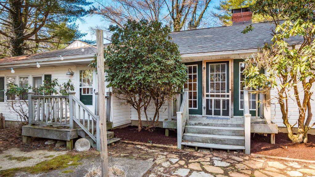 05-z 1749 North St103-2