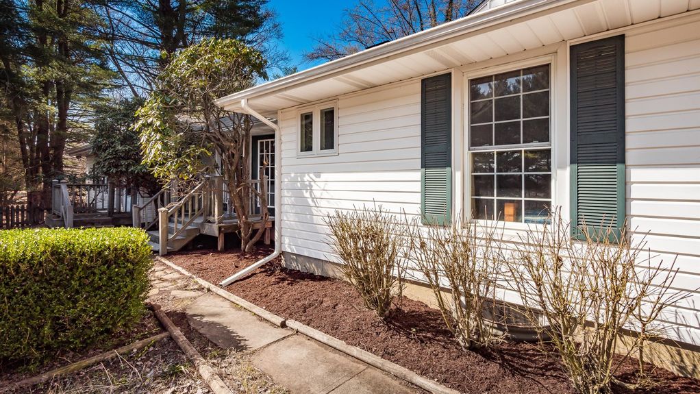 06-z 1749 North St104-2