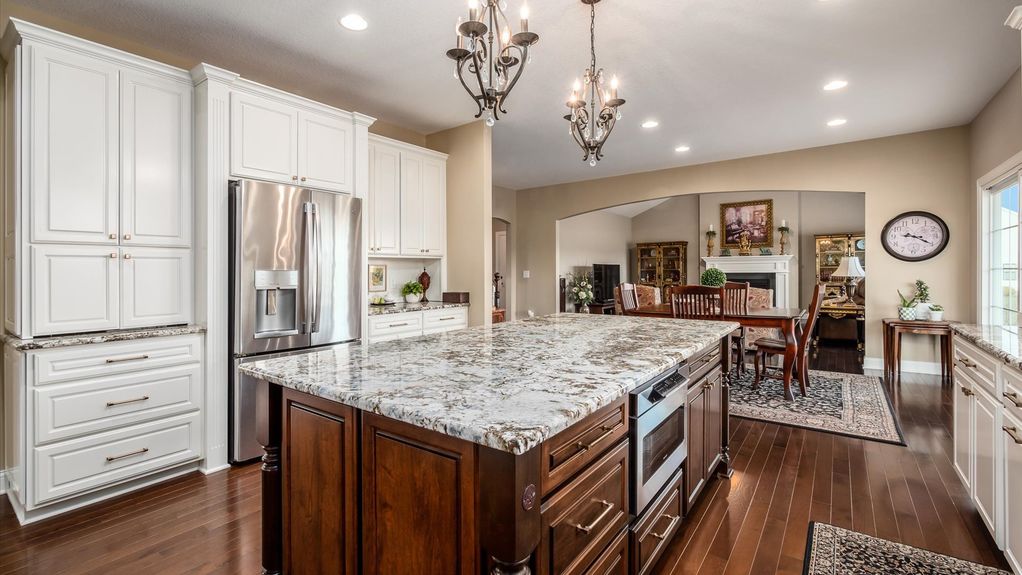 10-z 112 Gray Stone Ct011