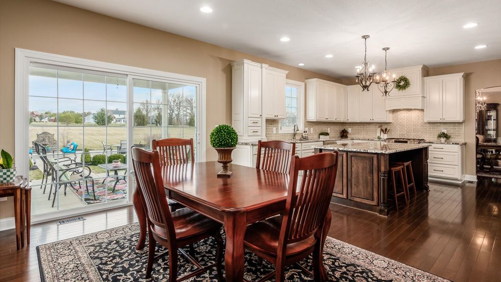 16-z 112 Gray Stone Ct020