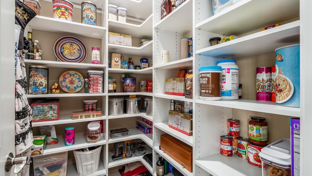 17-z 112 Gray Stone Ct085