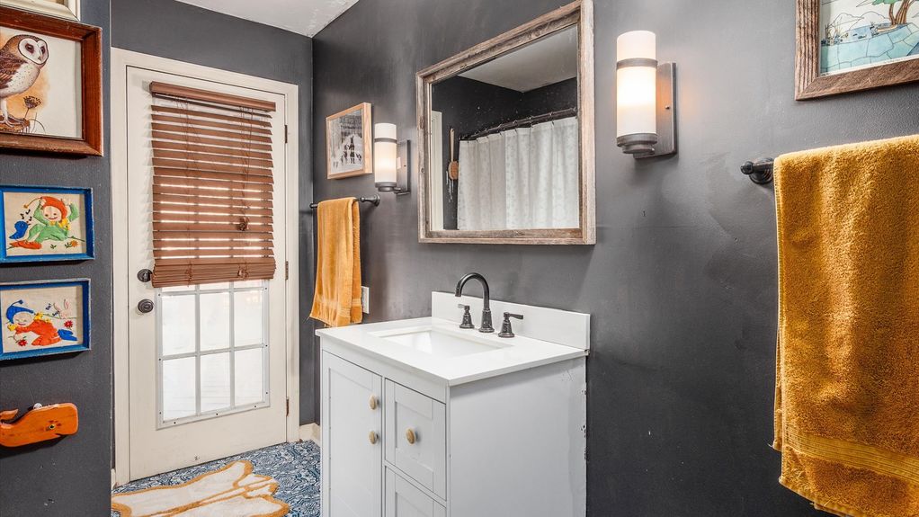 23-z 1749 North St033