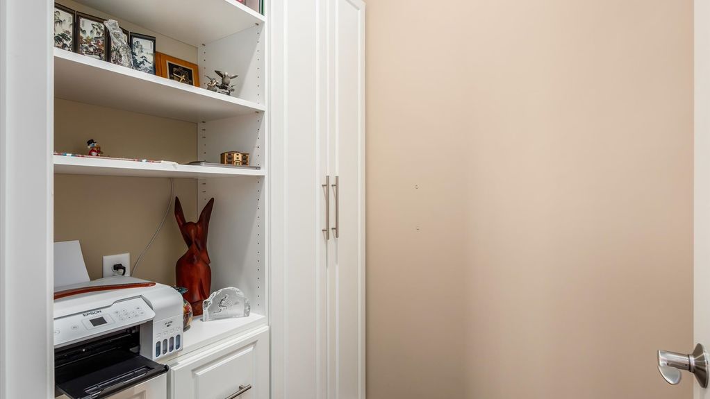 24-z 112 Gray Stone Ct076