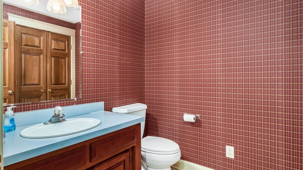 35-z 179 Carmarthen Way171