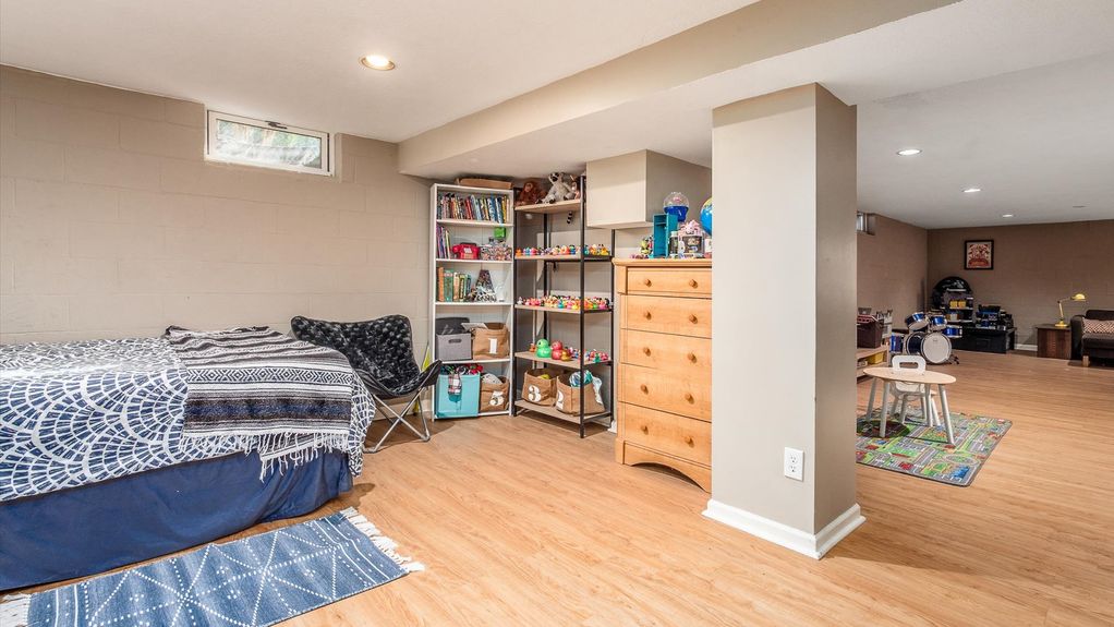 36-z 1749 North St015