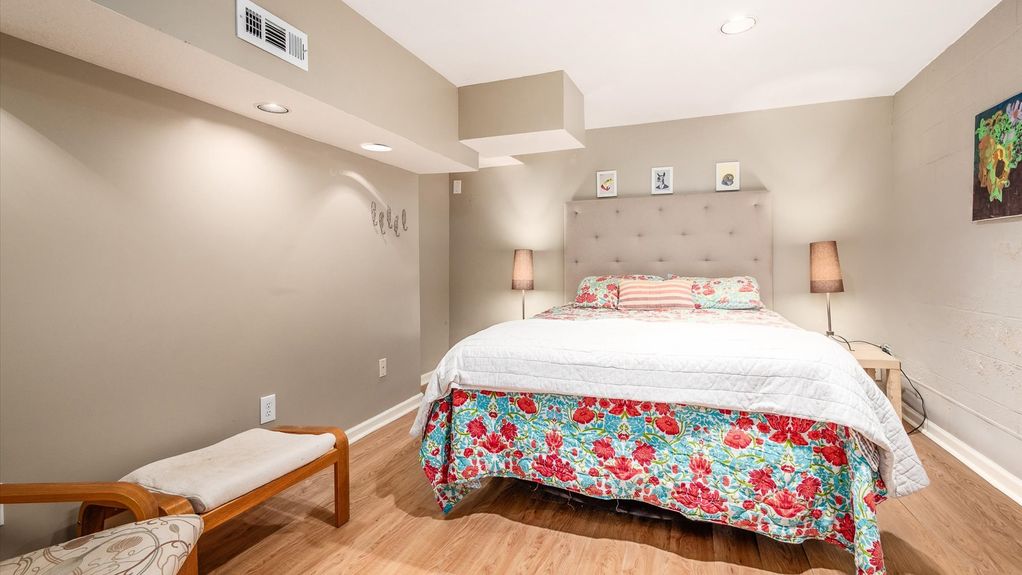 38-z 1749 North St017 Fixed