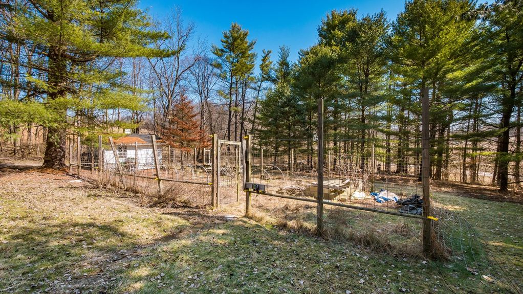 54-z 1749 North St099-2