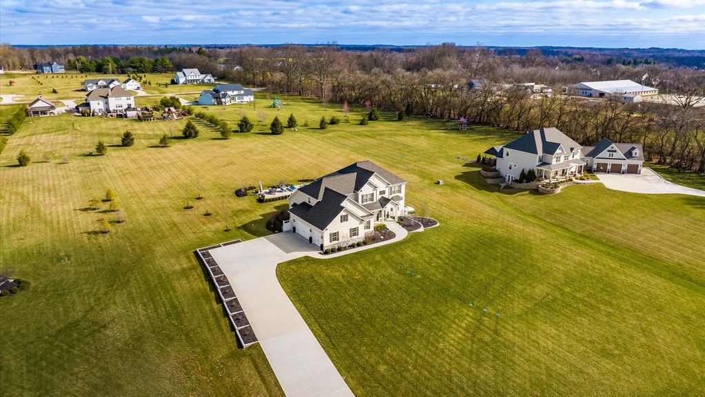 59-z 112 Gray Stone Ct230-2