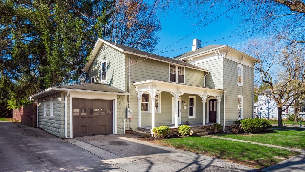 03-z 134 N Pearl St227