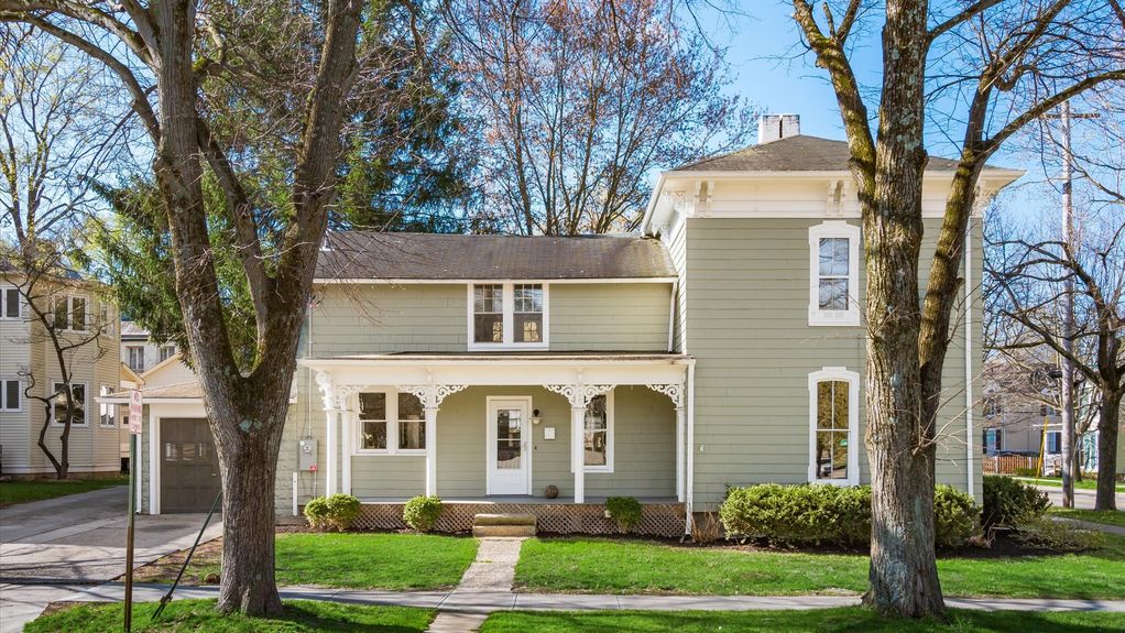 04-z 134 N Pearl St228