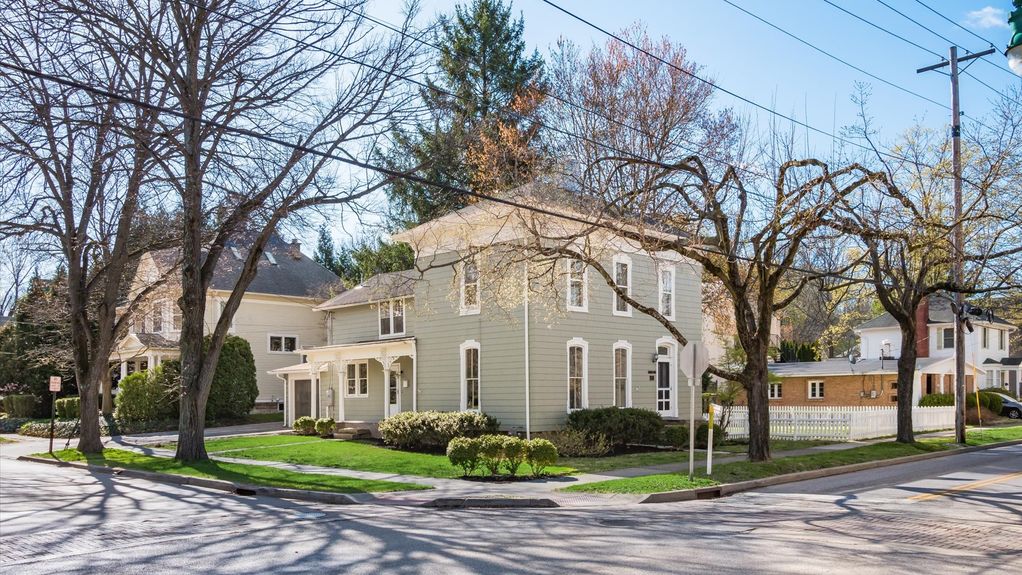 05-z 134 N Pearl St229