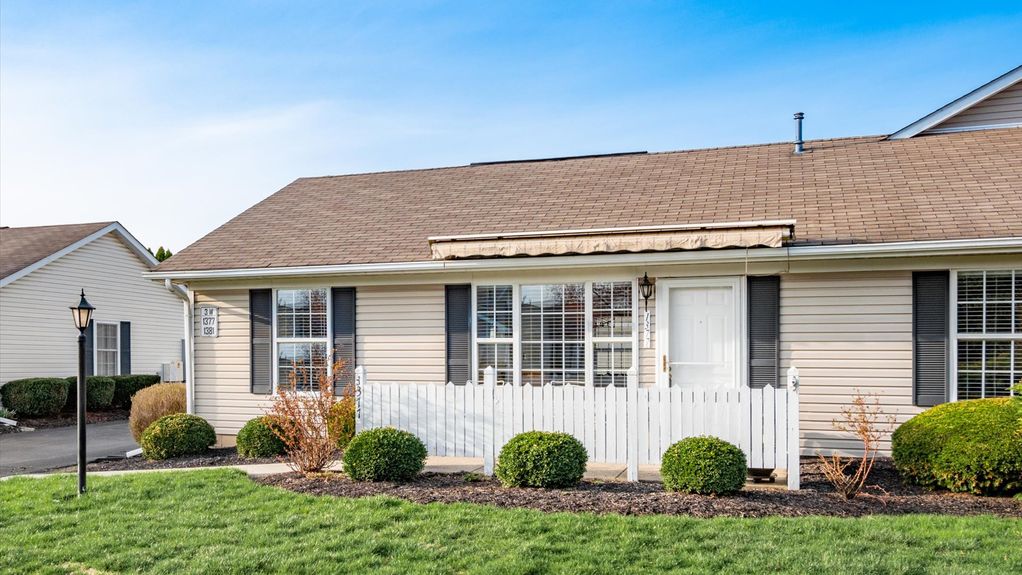 1-z 1377 Hillview Exterior004