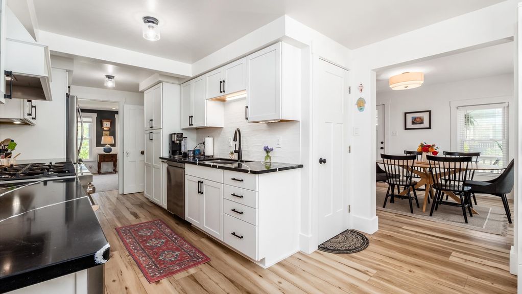 10-z 231 N Granger St017