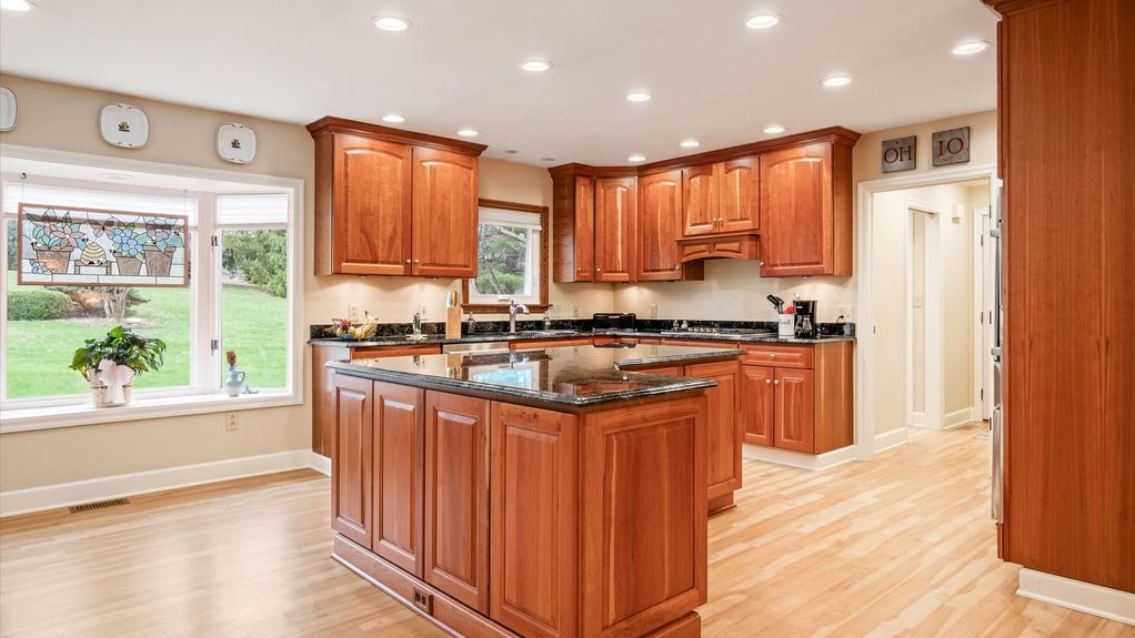 10-z 98 Wexford Dr048