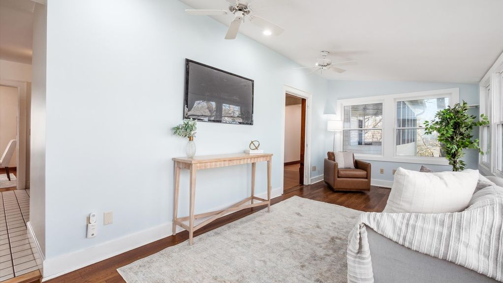 14-z 231 S Prospect St048