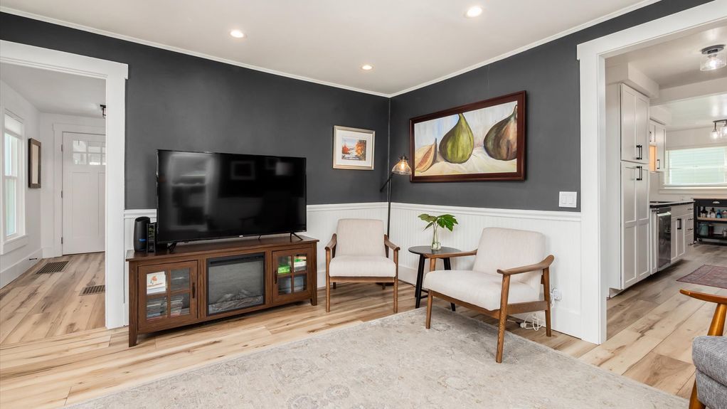 16-z 231 N Granger St037