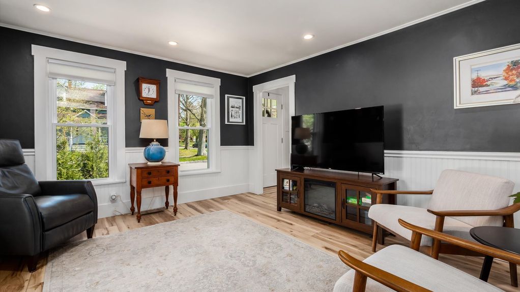 17-z 231 N Granger St039