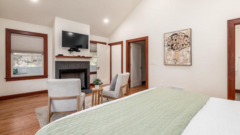 19-z 231 S Prospect St068