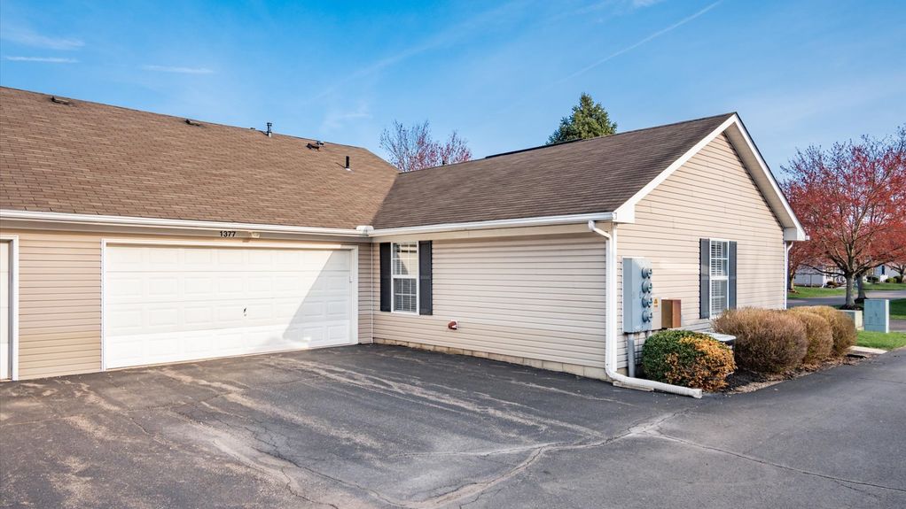 2-z 1377 Hillview Exterior008-2