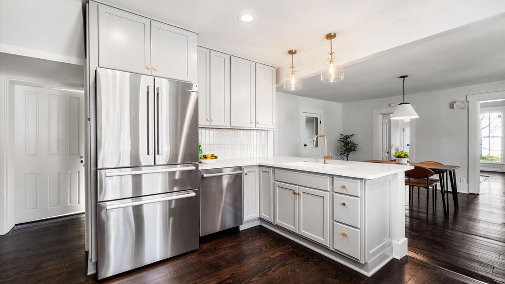 21-z 134 N Pearl St086