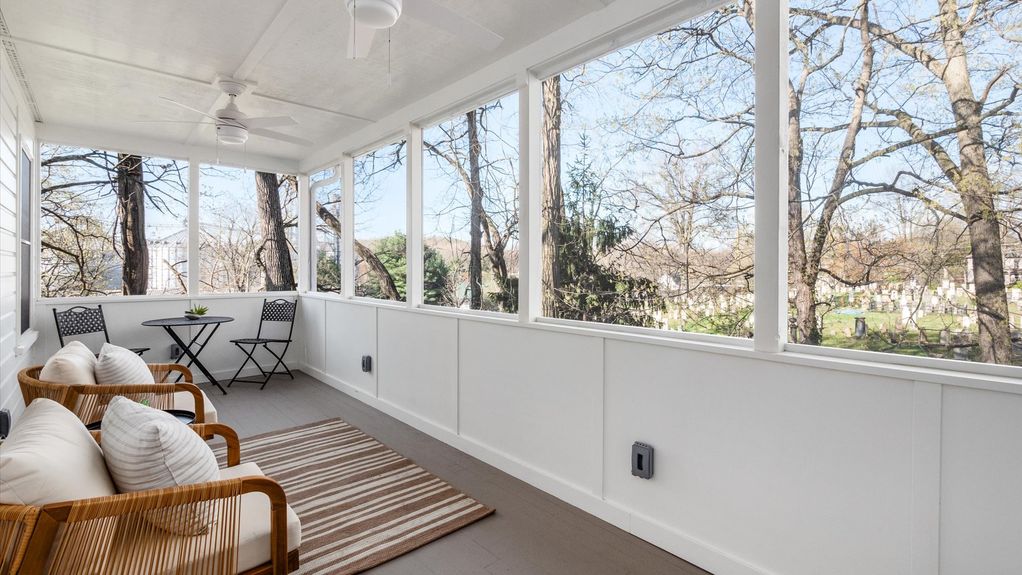 22-z 231 S Prospect St075