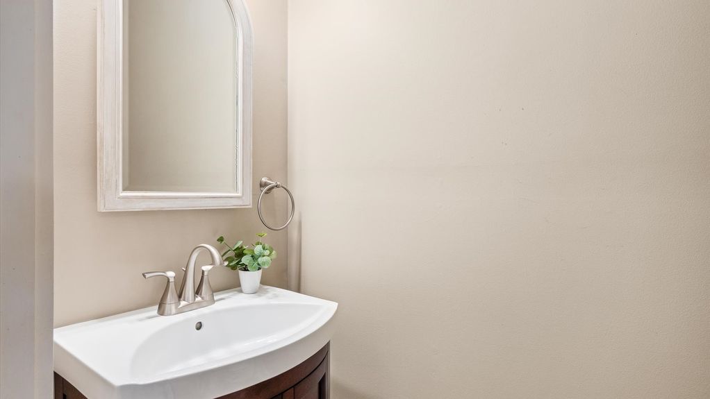 25-z 231 S Prospect St081