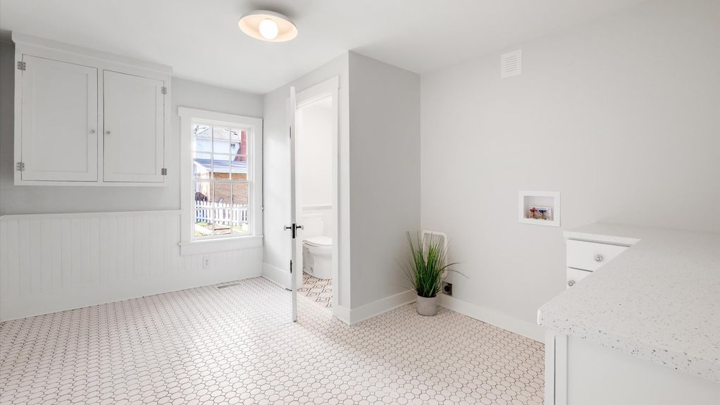 26-z 134 N Pearl St110