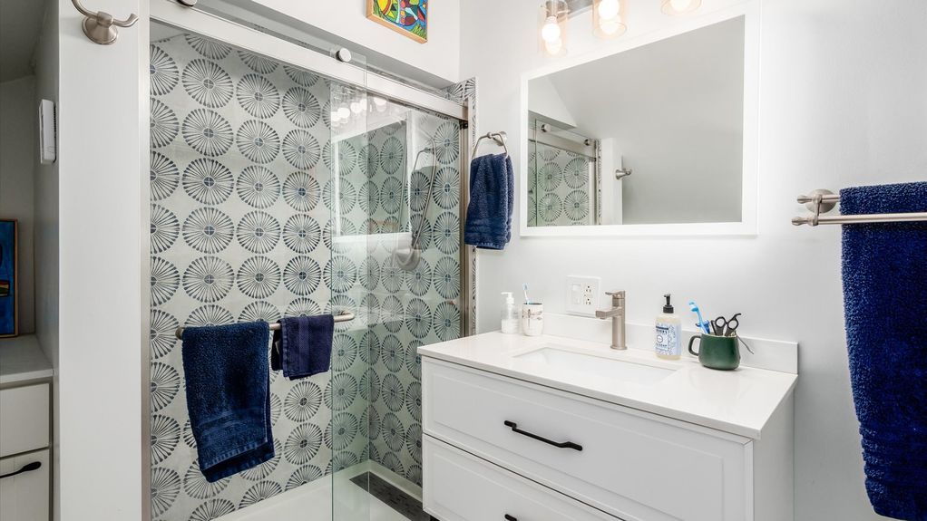 27-z 231 N Granger St069