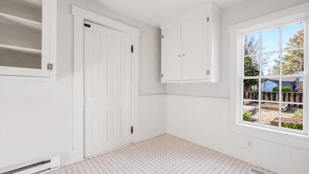 28-z 134 N Pearl St120