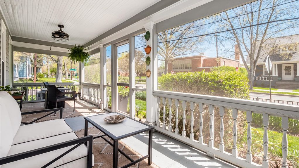 30-z 231 N Granger St085