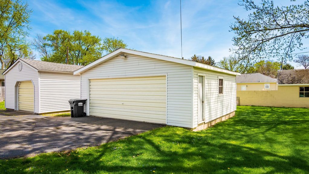 32-z 108 N 24th St079-2