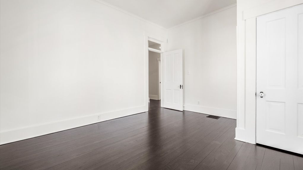 34-z 134 N Pearl St155