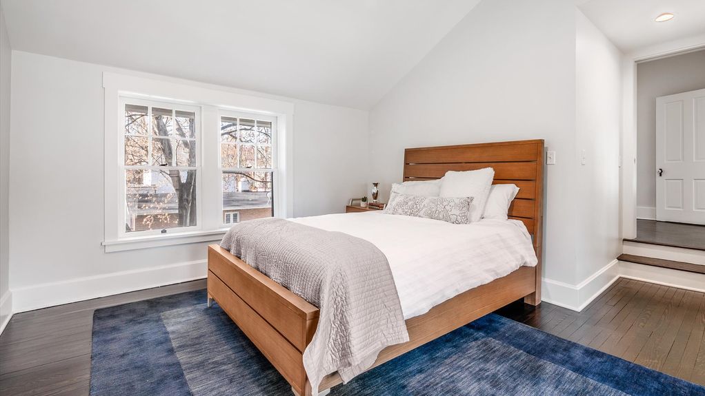 39-z 134 N Pearl St175