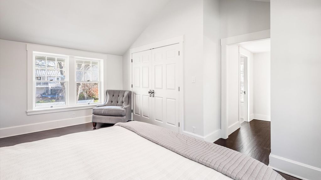 40-z 134 N Pearl St180