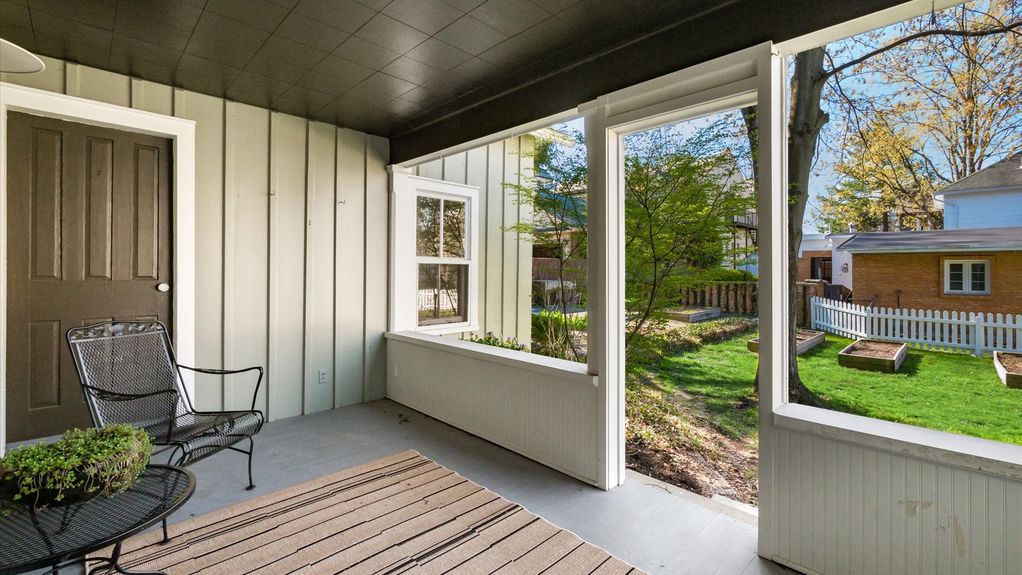 46-z 134 N Pearl St236