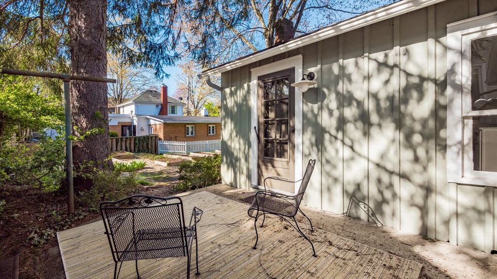 49-z 134 N Pearl St239